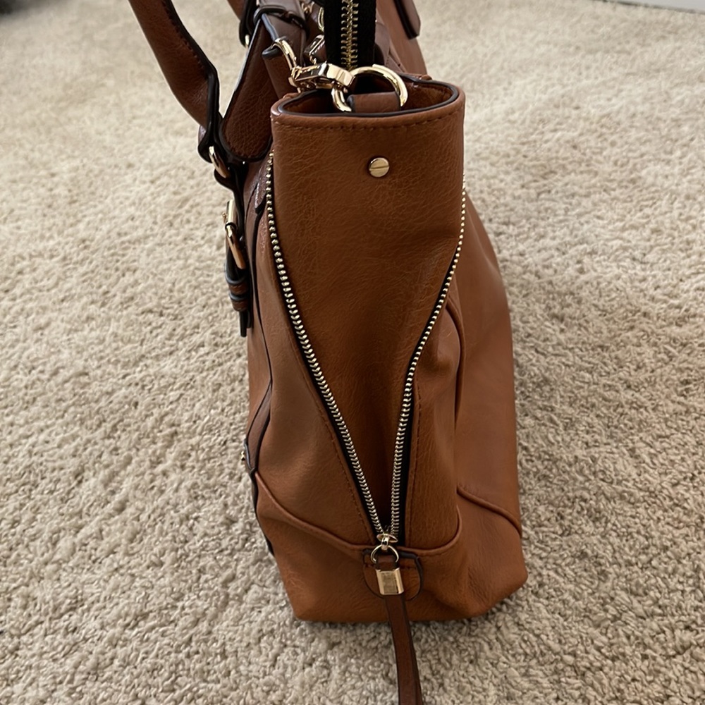 Elegant Brown Leather Tote Bag - Picture 4 of 5